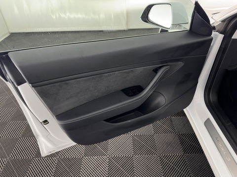 Tesla Model 3 Long Range AWD 75 kWh {SOH-87%} (INCL-BTW) Aut. *PANO | AUTO-PILOT | LUXURY-LEATHER | KEYLESS | FULL-LED | MEMORY-PACK | SURROUND-VIEW | DAB | CARPLAY | DIGI-COCKPIT | LANE-ASSIST | COMFORT-SEATS | 18"ALU*