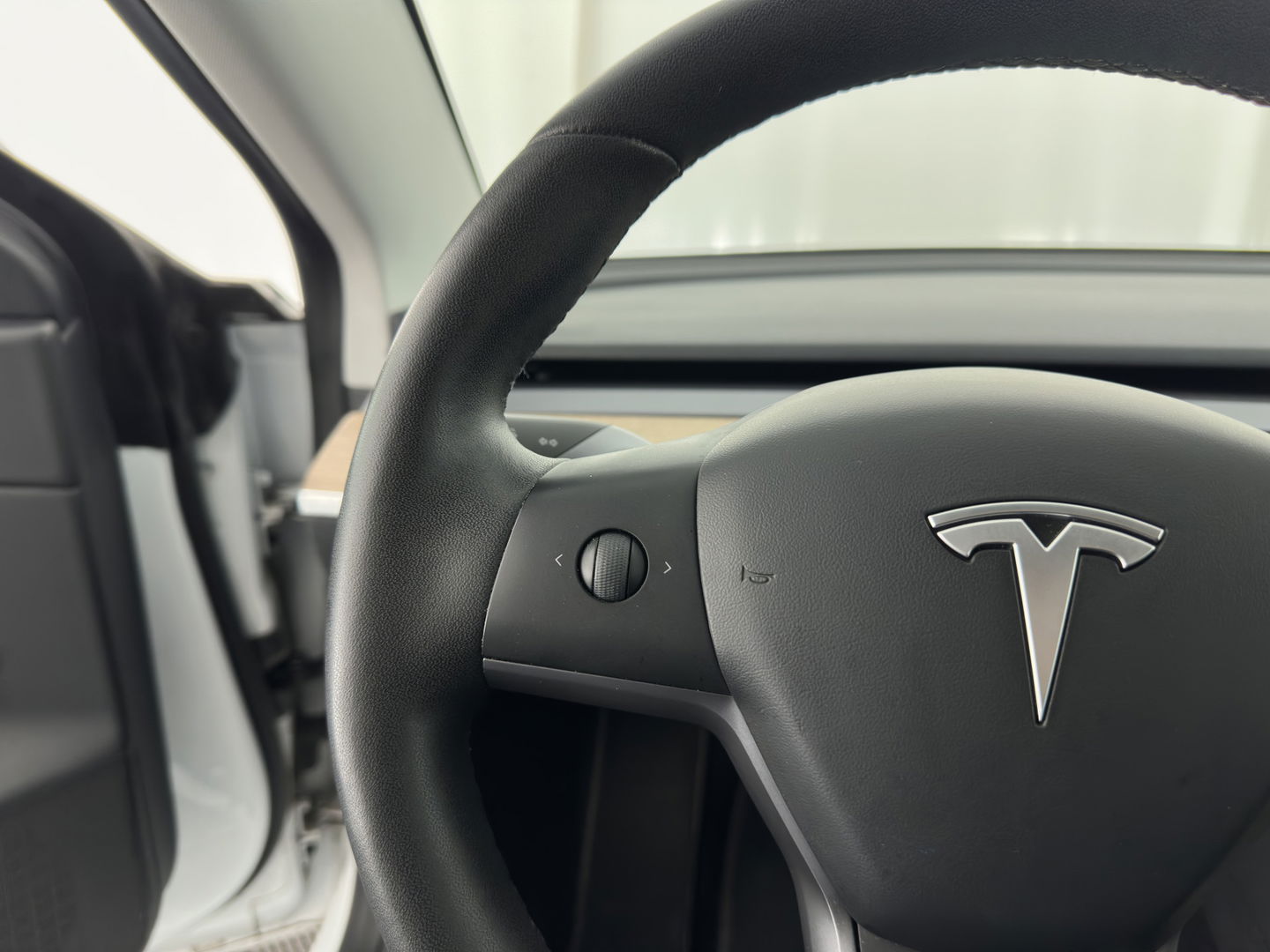 Tesla Model 3 Long Range AWD 75 kWh {SOH-87%} (INCL-BTW) Aut. *PANO | AUTO-PILOT | LUXURY-LEATHER | KEYLESS | FULL-LED | MEMORY-PACK | SURROUND-VIEW | DAB | CARPLAY | DIGI-COCKPIT | LANE-ASSIST | COMFORT-SEATS | 18"ALU*