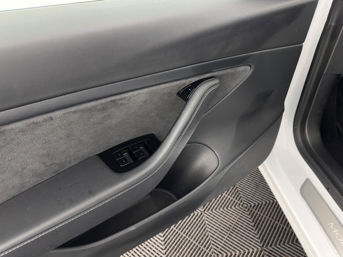 Tesla Model 3 Long Range AWD 75 kWh {SOH-87%} (INCL-BTW) Aut. *PANO | AUTO-PILOT | LUXURY-LEATHER | KEYLESS | FULL-LED | MEMORY-PACK | SURROUND-VIEW | DAB | CARPLAY | DIGI-COCKPIT | LANE-ASSIST | COMFORT-SEATS | 18"ALU*