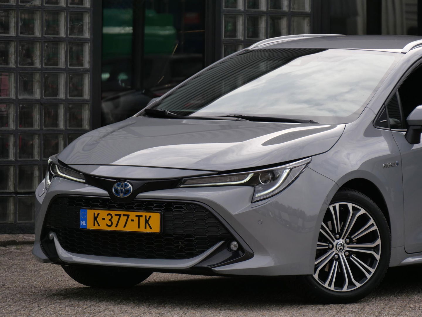 Toyota Corolla Touring Sports 1.8 HYBRID DYNAMIC/ PDC V+A/ CARPLAY/ MANHATTAN GREY