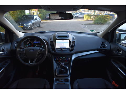Ford Kuga 1.5 EcoBoost Winterpack 150 pk | Stoel- & stuurverwarming | Navigatie | Bluetooth | PDC rondom | Allweathers | Historie
