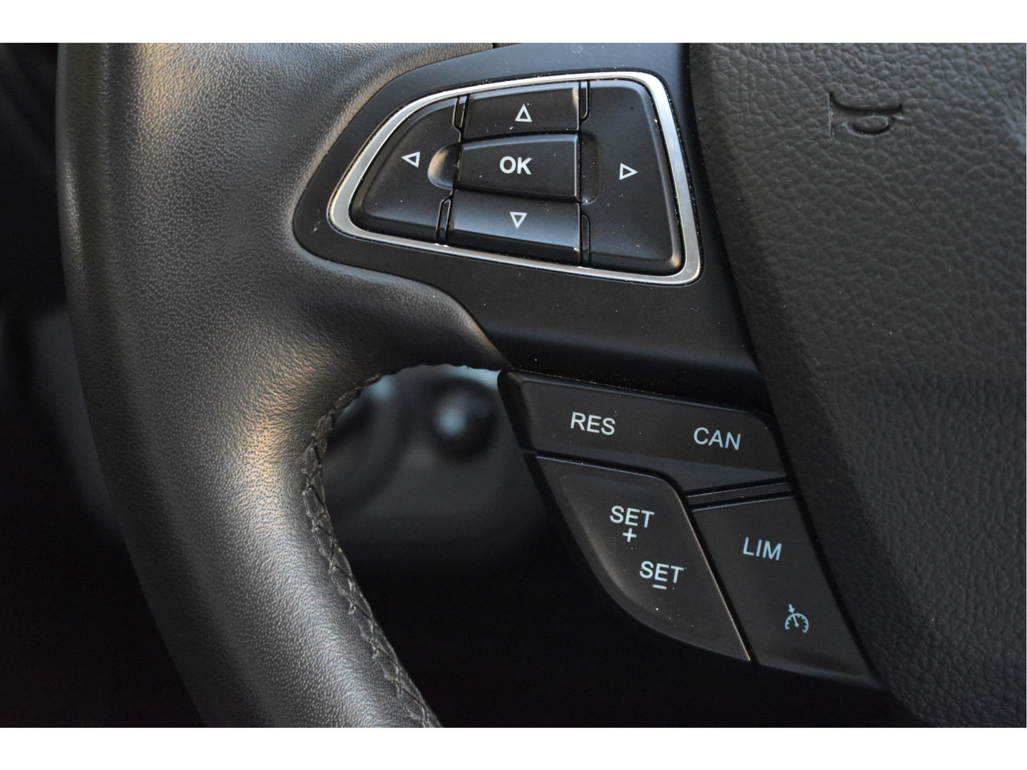 Ford Kuga 1.5 EcoBoost Winterpack 150 pk | Stoel- & stuurverwarming | Navigatie | Bluetooth | PDC rondom | Allweathers | Historie