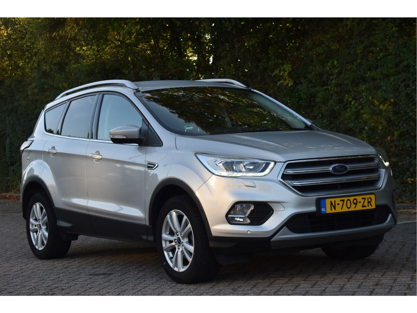 Ford Kuga 1.5 EcoBoost Winterpack 150 pk | Stoel- & stuurverwarming | Navigatie | Bluetooth | PDC rondom | Allweathers | Historie