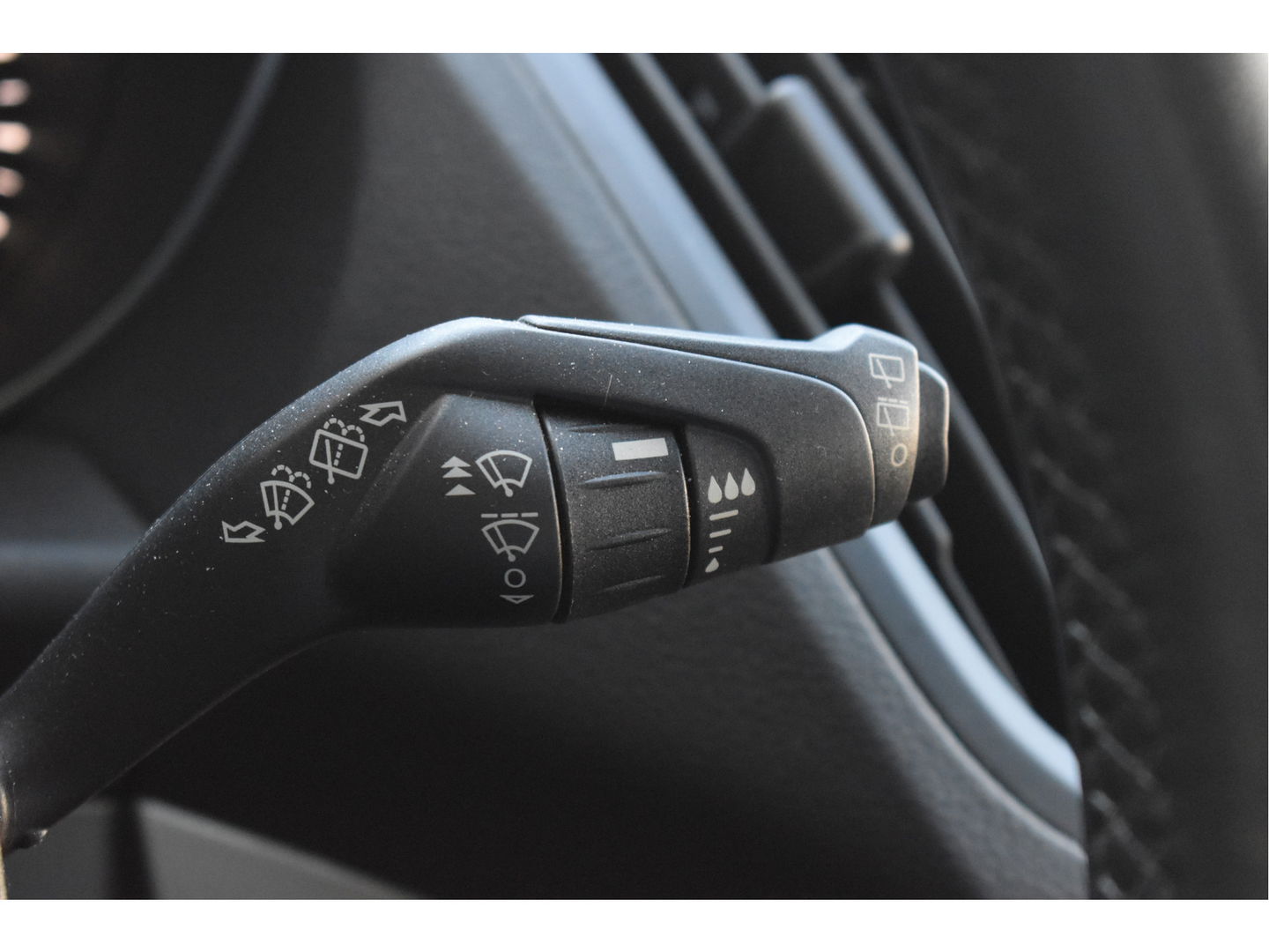 Ford Kuga 1.5 EcoBoost Winterpack 150 pk | Stoel- & stuurverwarming | Navigatie | Bluetooth | PDC rondom | Allweathers | Historie