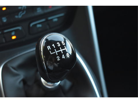 Ford Kuga 1.5 EcoBoost Winterpack 150 pk | Stoel- & stuurverwarming | Navigatie | Bluetooth | PDC rondom | Allweathers | Historie