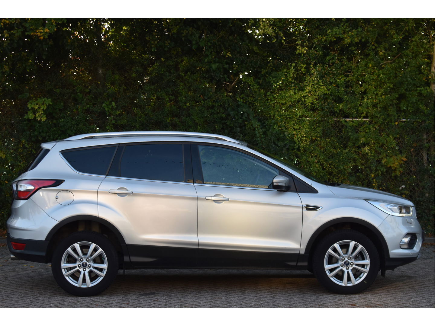 Ford Kuga 1.5 EcoBoost Winterpack 150 pk | Stoel- & stuurverwarming | Navigatie | Bluetooth | PDC rondom | Allweathers | Historie