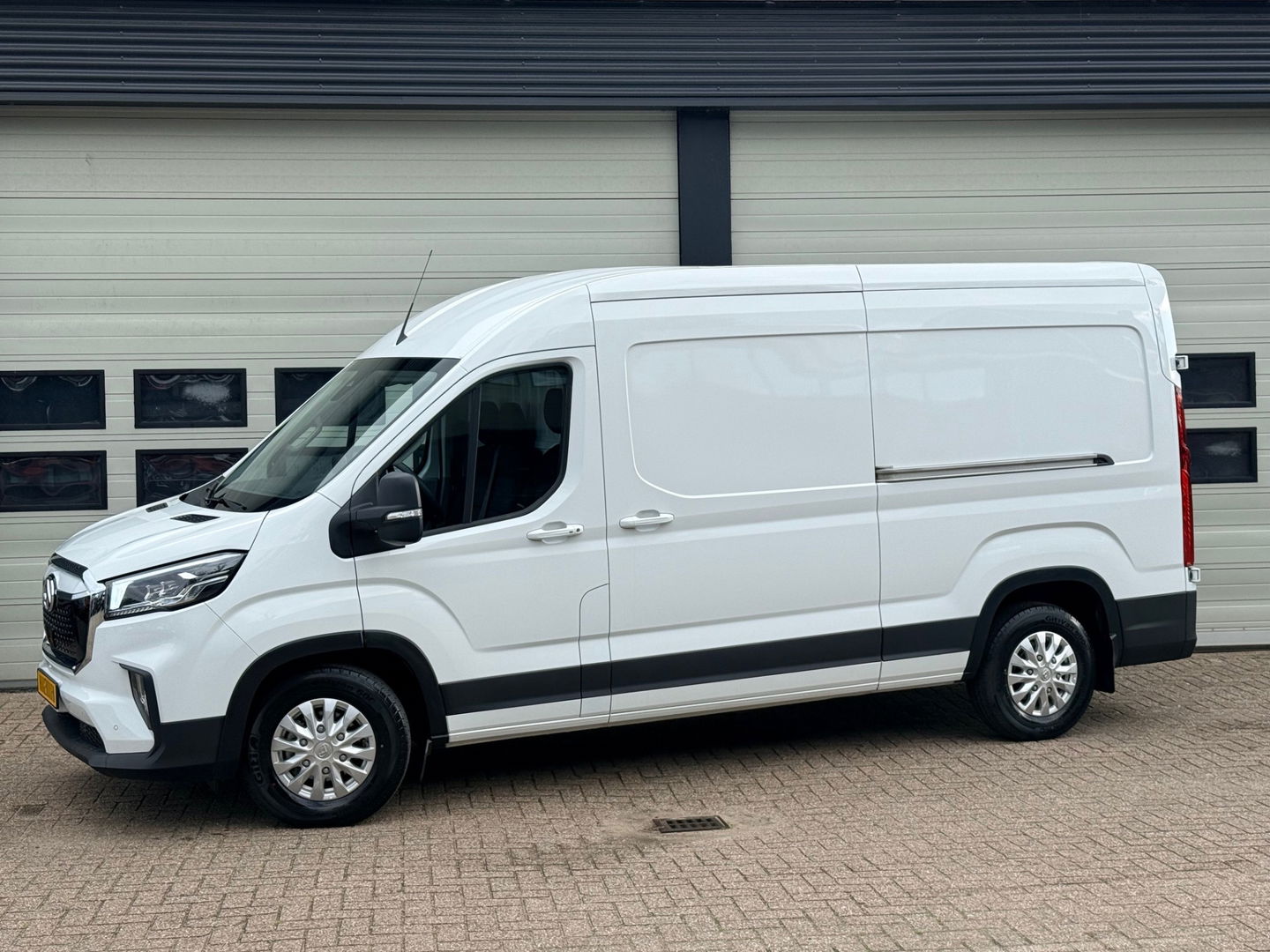 Maxus eDeliver 9 89 kWh L3H2 - 2025 Links + Rechts Schuifdeur - AC + DC Laden