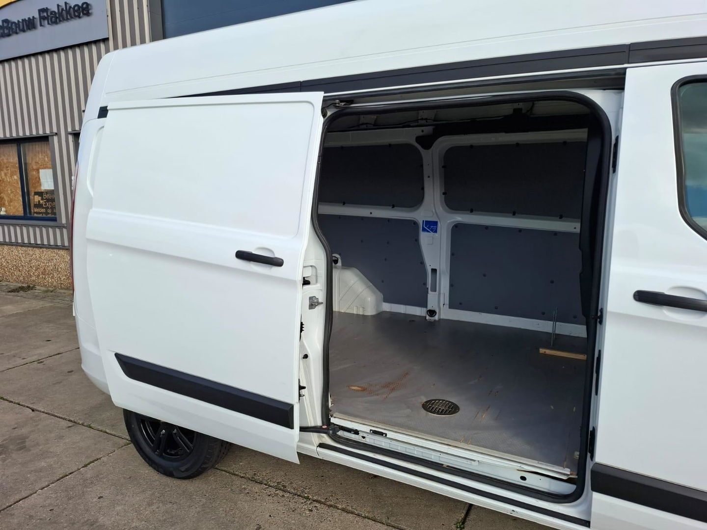 Ford Transit Custom 320 2.0 TDCI L2H2 Trend AIRCO / CRUISE CONTROLE / VERHOOGD / N.A.P / EURO 6