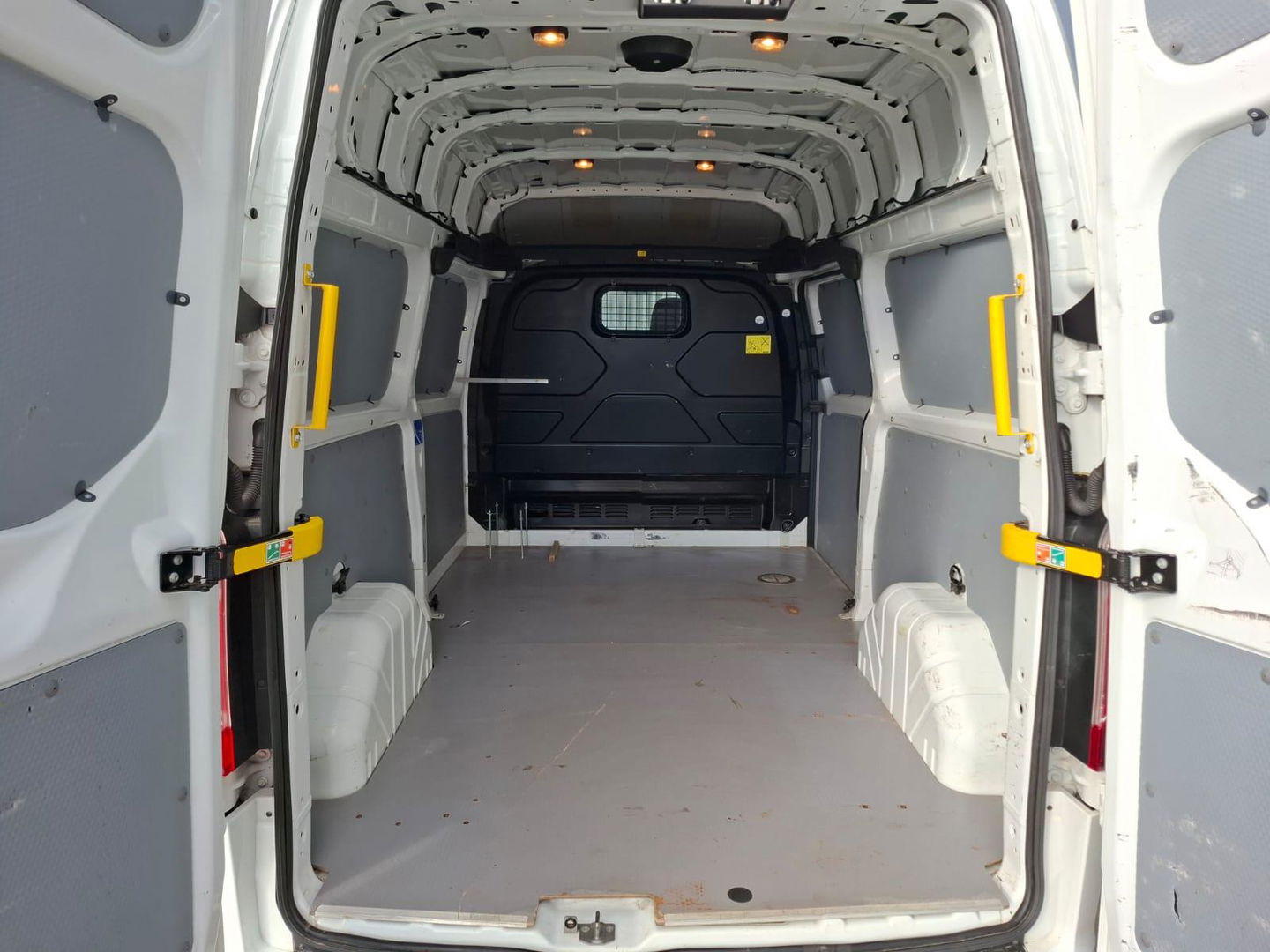 Ford Transit Custom 320 2.0 TDCI L2H2 Trend AIRCO / CRUISE CONTROLE / VERHOOGD / N.A.P / EURO 6