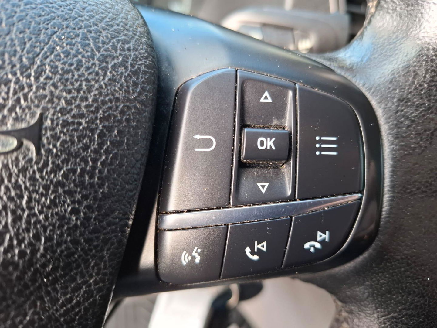 Ford Transit Custom 320 2.0 TDCI L2H2 Trend AIRCO / CRUISE CONTROLE / VERHOOGD / N.A.P / EURO 6