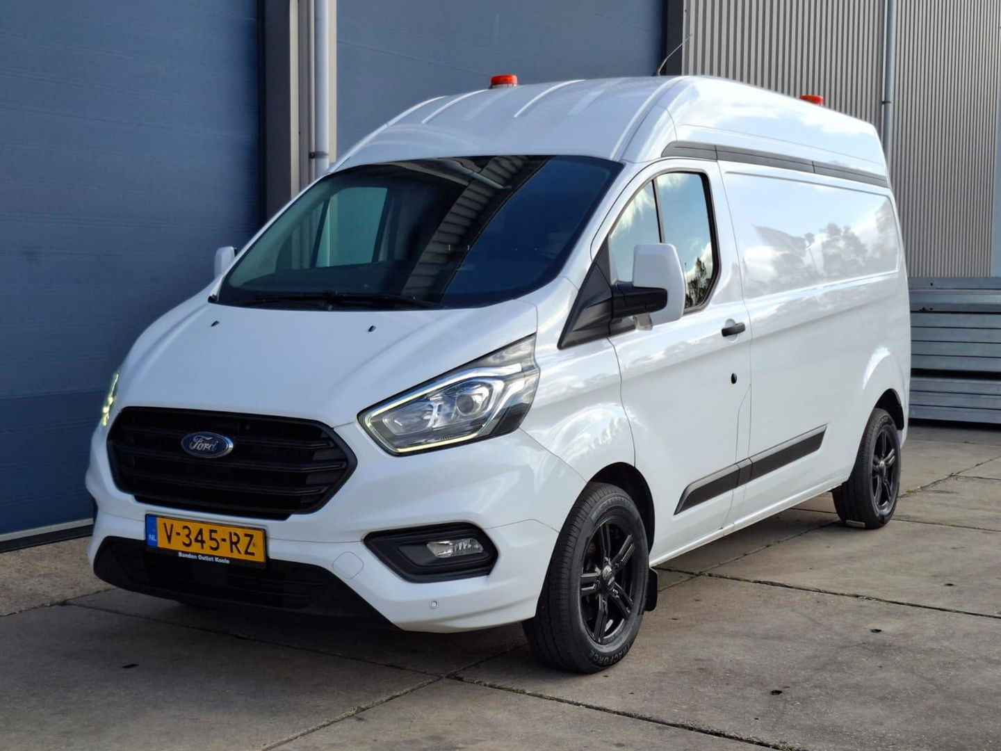 Ford Transit Custom 320 2.0 TDCI L2H2 Trend AIRCO / CRUISE CONTROLE / VERHOOGD / N.A.P / EURO 6