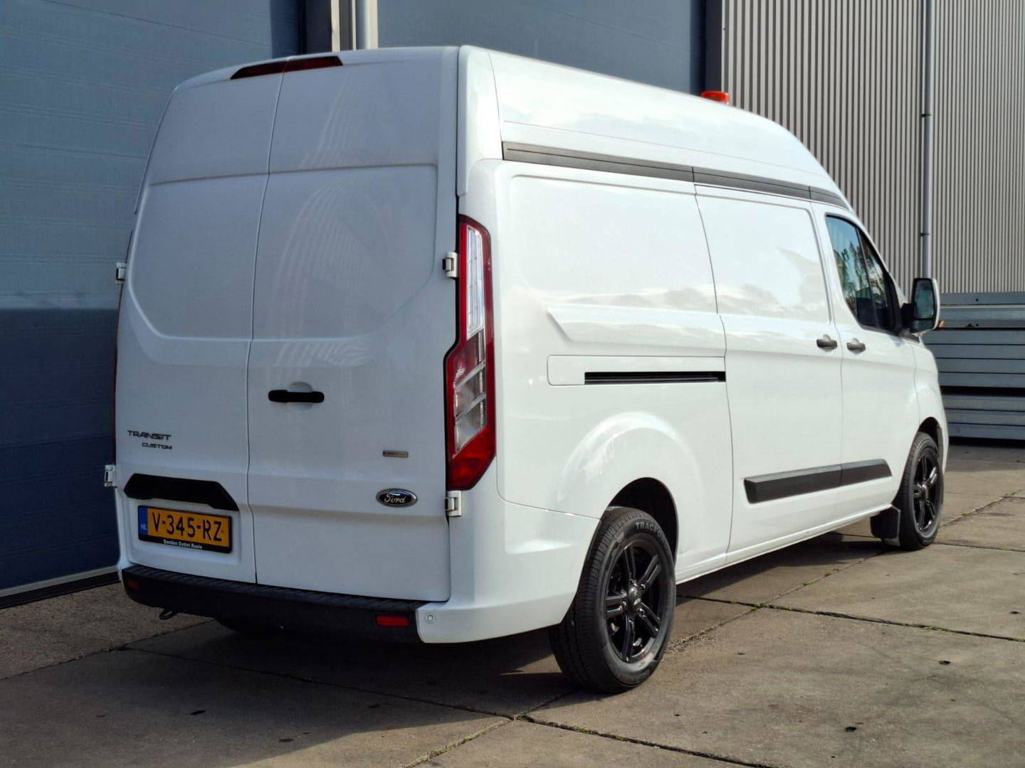 Ford Transit Custom 320 2.0 TDCI L2H2 Trend AIRCO / CRUISE CONTROLE / VERHOOGD / N.A.P / EURO 6