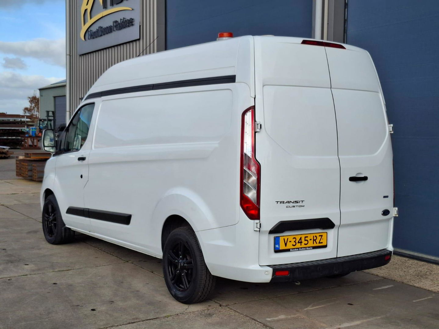 Ford Transit Custom 320 2.0 TDCI L2H2 Trend AIRCO / CRUISE CONTROLE / VERHOOGD / N.A.P / EURO 6