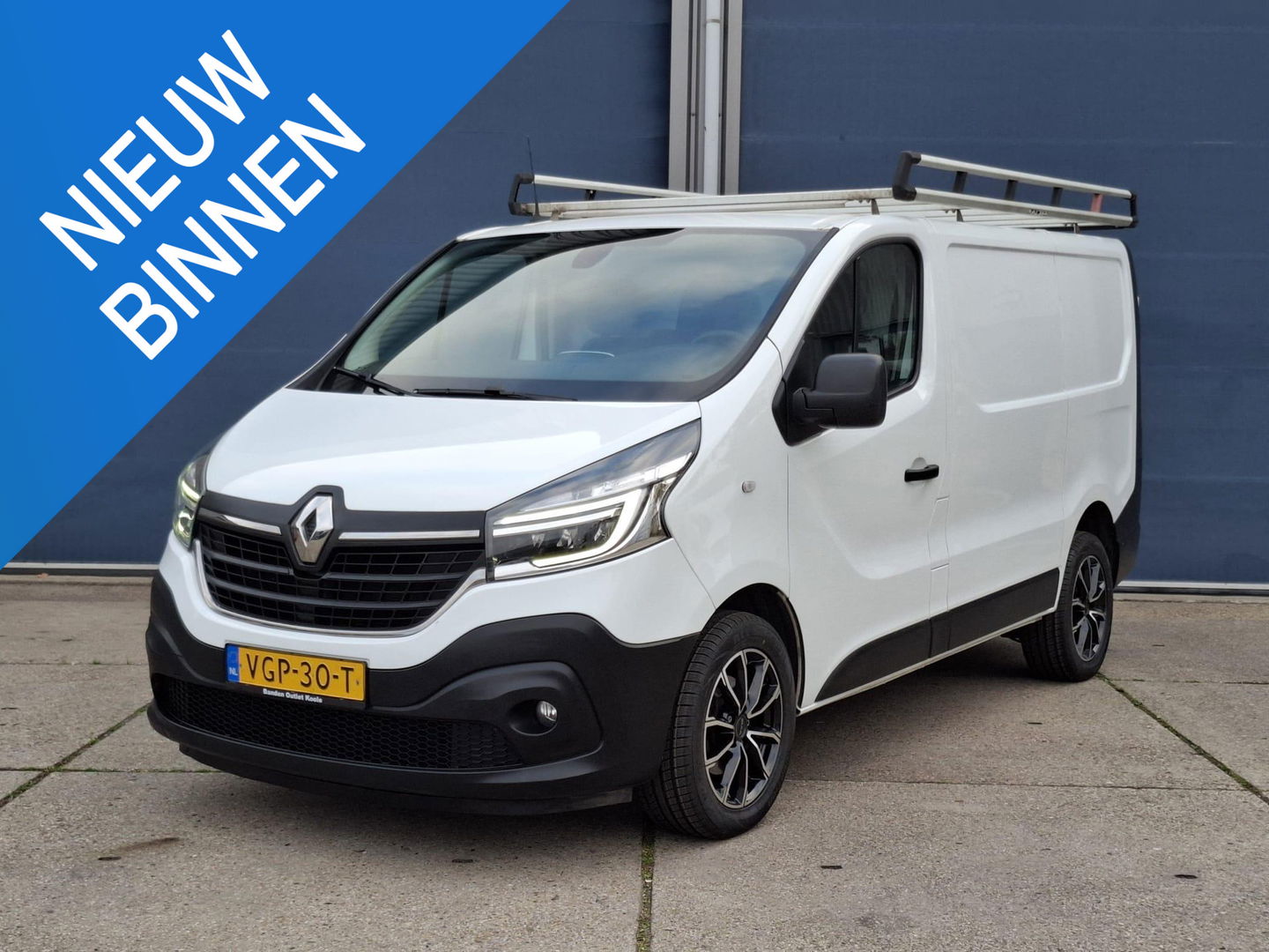 Renault Trafic 2.0 dCi 145 T27 L1H1 Comfort AUTOMAAT / CRUISE CONTROLE / NAVI / CAMERA / 3 ZITS / IMPERIAL