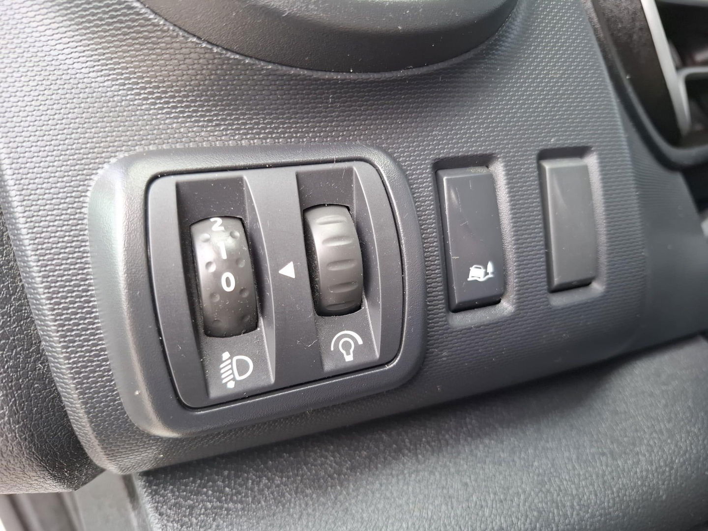 Renault Trafic 2.0 dCi 145 T27 L1H1 Comfort AUTOMAAT / CRUISE CONTROLE / NAVI / CAMERA / 3 ZITS / IMPERIAL