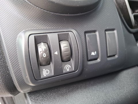 Renault Trafic 2.0 dCi 145 T27 L1H1 Comfort AUTOMAAT / CRUISE CONTROLE / NAVI / CAMERA / 3 ZITS / IMPERIAL