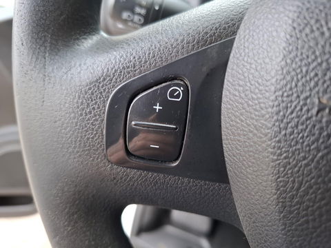 Renault Trafic 2.0 dCi 145 T27 L1H1 Comfort AUTOMAAT / CRUISE CONTROLE / NAVI / CAMERA / 3 ZITS / IMPERIAL
