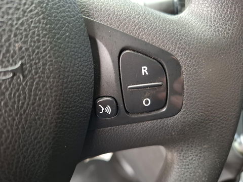 Renault Trafic 2.0 dCi 145 T27 L1H1 Comfort AUTOMAAT / CRUISE CONTROLE / NAVI / CAMERA / 3 ZITS / IMPERIAL