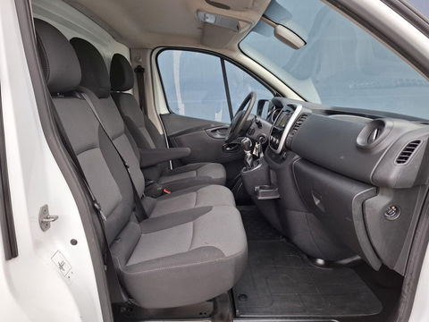 Renault Trafic 2.0 dCi 145 T27 L1H1 Comfort AUTOMAAT / CRUISE CONTROLE / NAVI / CAMERA / 3 ZITS / IMPERIAL