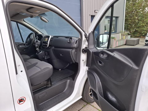 Renault Trafic 2.0 dCi 145 T27 L1H1 Comfort AUTOMAAT / CRUISE CONTROLE / NAVI / CAMERA / 3 ZITS / IMPERIAL