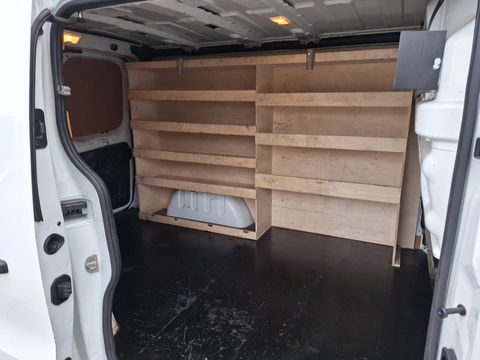 Renault Trafic 2.0 dCi 145 T27 L1H1 Comfort AUTOMAAT / CRUISE CONTROLE / NAVI / CAMERA / 3 ZITS / IMPERIAL