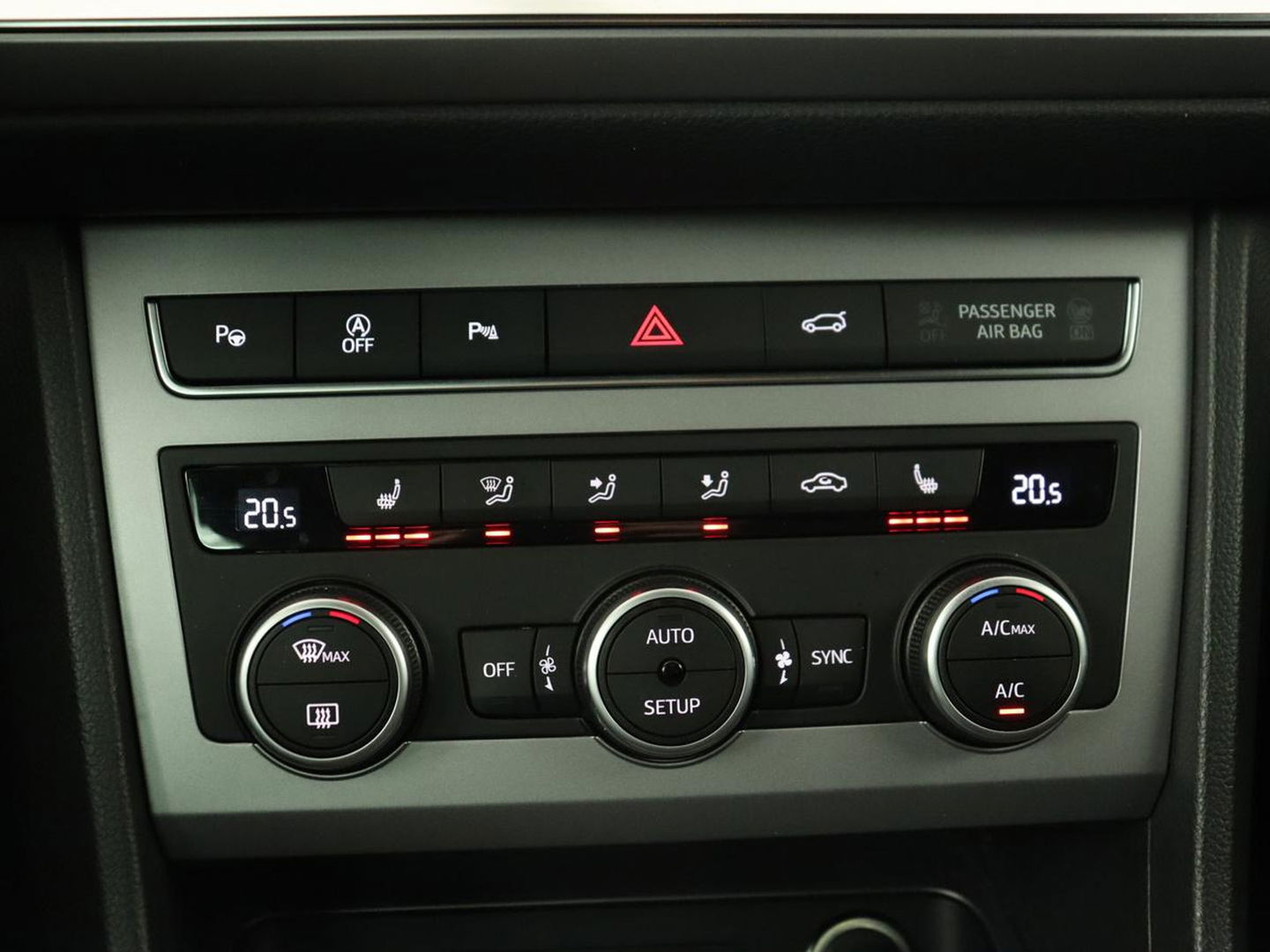 SEAT Ateca 1.5 TSI FR Business Intense | Trekhaak | Achteruitrijcamera | Sfeerverlichting | Navigatie | Carplay | Stoelverwarming | Full-LED koplampen | LMV 18