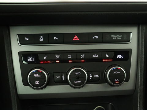 SEAT Ateca 1.5 TSI FR Business Intense | Trekhaak | Achteruitrijcamera | Sfeerverlichting | Navigatie | Carplay | Stoelverwarming | Full-LED koplampen | LMV 18