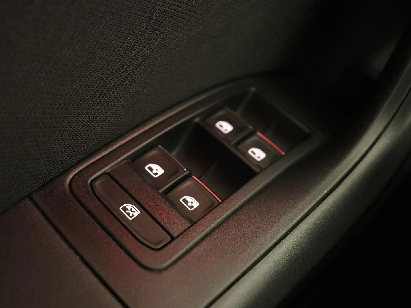 SEAT Ateca 1.5 TSI FR Business Intense | Trekhaak | Achteruitrijcamera | Sfeerverlichting | Navigatie | Carplay | Stoelverwarming | Full-LED koplampen | LMV 18