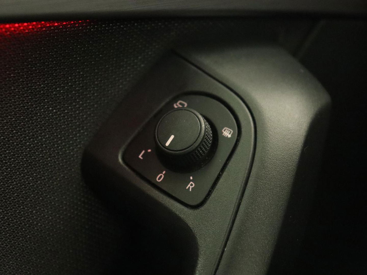 SEAT Ateca 1.5 TSI FR Business Intense | Trekhaak | Achteruitrijcamera | Sfeerverlichting | Navigatie | Carplay | Stoelverwarming | Full-LED koplampen | LMV 18