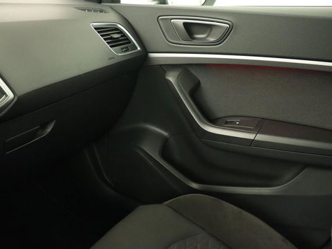 SEAT Ateca 1.5 TSI FR Business Intense | Trekhaak | Achteruitrijcamera | Sfeerverlichting | Navigatie | Carplay | Stoelverwarming | Full-LED koplampen | LMV 18