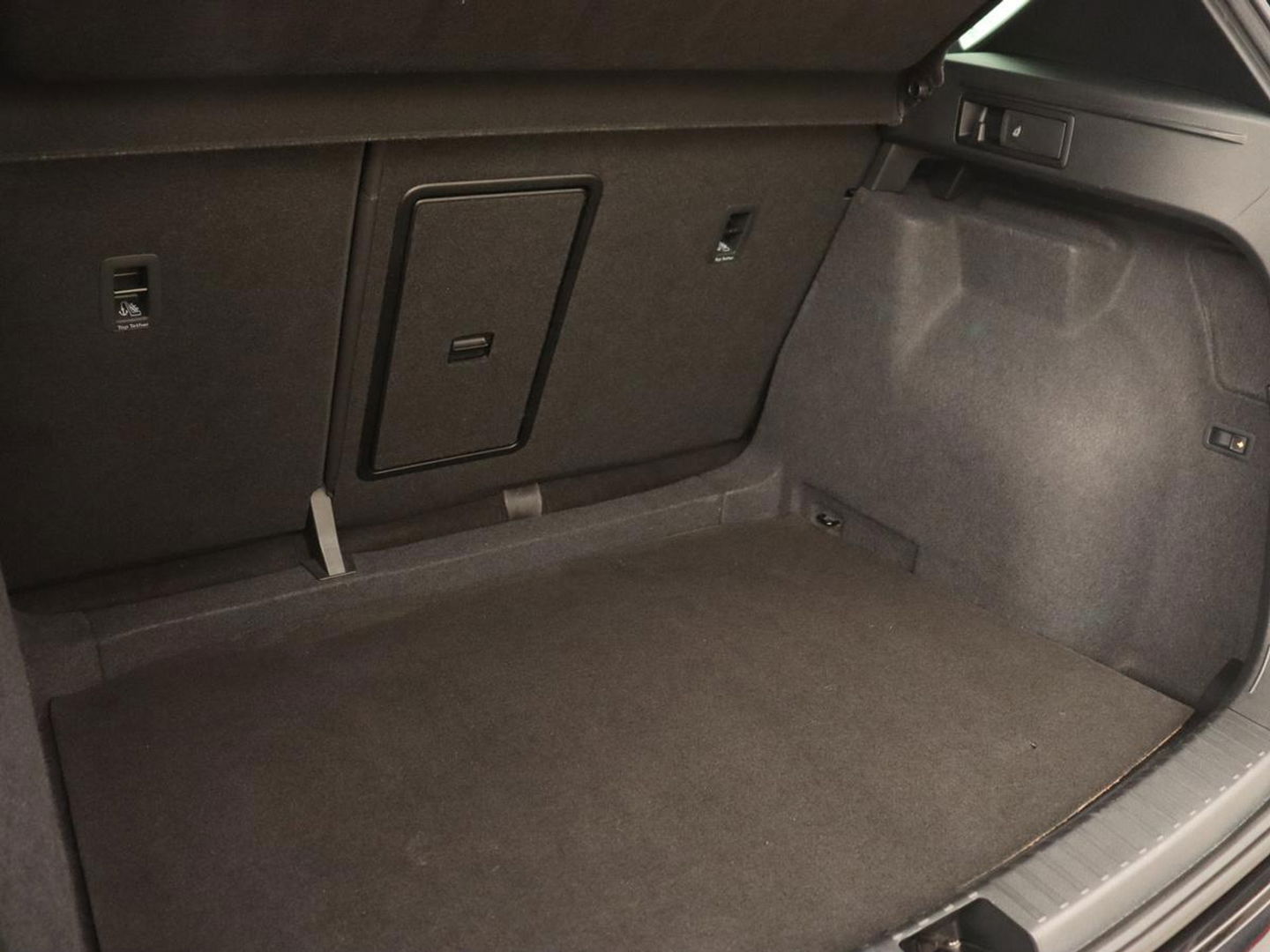 SEAT Ateca 1.5 TSI FR Business Intense | Trekhaak | Achteruitrijcamera | Sfeerverlichting | Navigatie | Carplay | Stoelverwarming | Full-LED koplampen | LMV 18