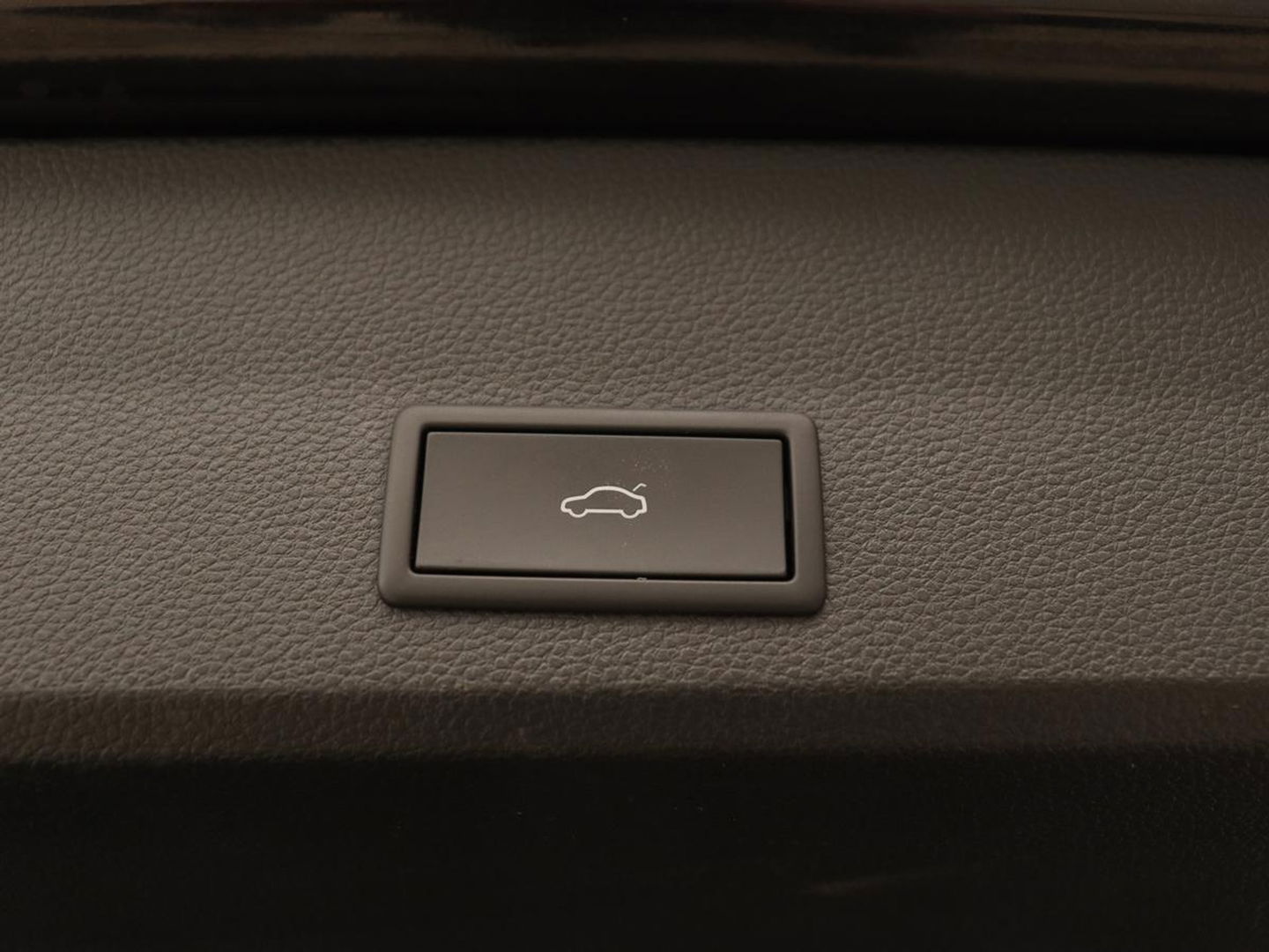 SEAT Ateca 1.5 TSI FR Business Intense | Trekhaak | Achteruitrijcamera | Sfeerverlichting | Navigatie | Carplay | Stoelverwarming | Full-LED koplampen | LMV 18