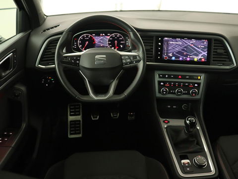 SEAT Ateca 1.5 TSI FR Business Intense | Trekhaak | Achteruitrijcamera | Sfeerverlichting | Navigatie | Carplay | Stoelverwarming | Full-LED koplampen | LMV 18