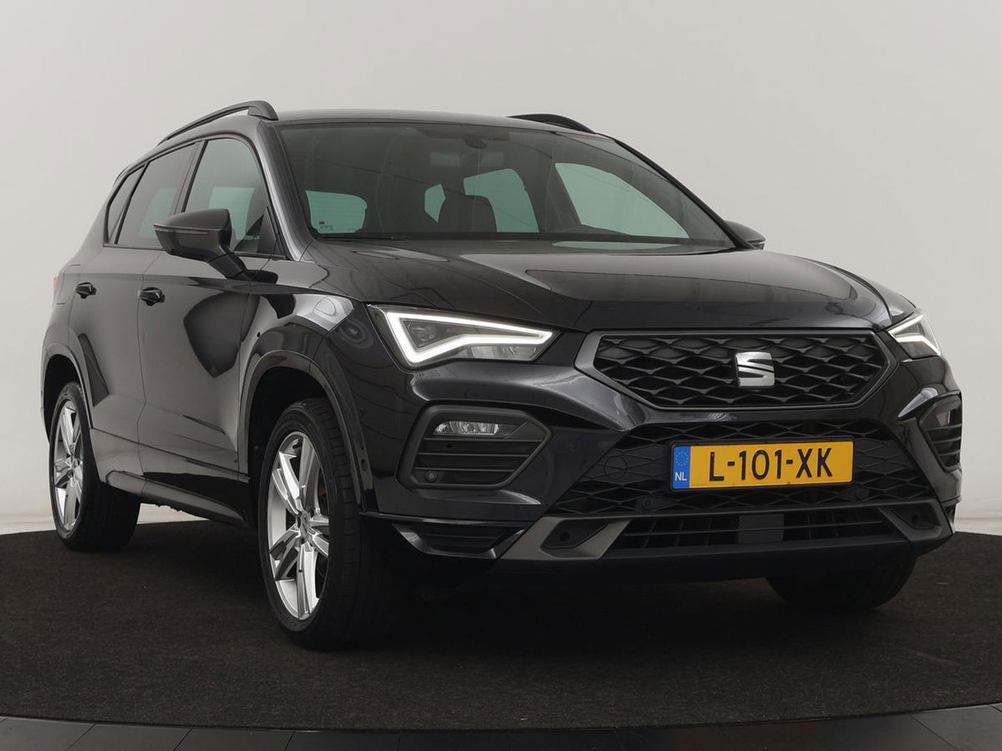 SEAT Ateca 1.5 TSI FR Business Intense | Trekhaak | Achteruitrijcamera | Sfeerverlichting | Navigatie | Carplay | Stoelverwarming | Full-LED koplampen | LMV 18