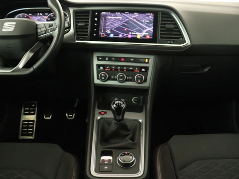 SEAT Ateca 1.5 TSI FR Business Intense | Trekhaak | Achteruitrijcamera | Sfeerverlichting | Navigatie | Carplay | Stoelverwarming | Full-LED koplampen | LMV 18