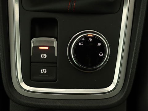 SEAT Ateca 1.5 TSI FR Business Intense | Trekhaak | Achteruitrijcamera | Sfeerverlichting | Navigatie | Carplay | Stoelverwarming | Full-LED koplampen | LMV 18