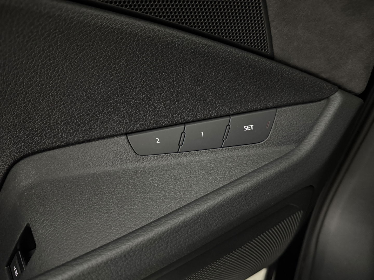 Audi e-tron 50 Quattro Launch edition 71 kWh 313PK | 360° | Sfeerverl. | HuD | Virtual | Memory | Carplay | Adaptive Cruise | Cameraspiegel