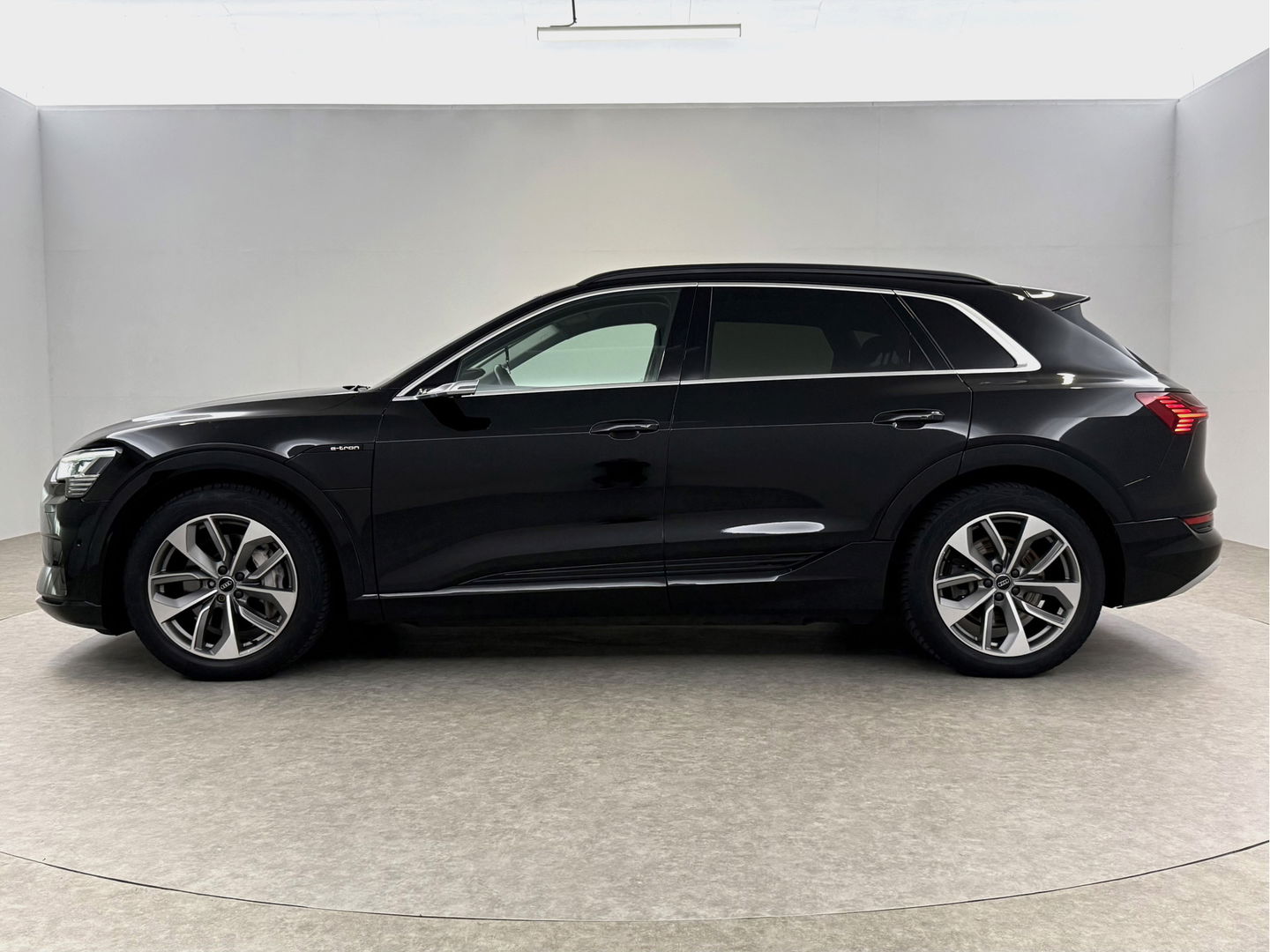 Audi e-tron 50 Quattro Launch edition 71 kWh 313PK | 360° | Sfeerverl. | HuD | Virtual | Memory | Carplay | Adaptive Cruise | Cameraspiegel