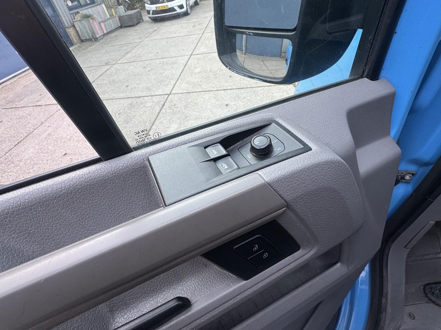 Volkswagen Crafter 35 2.0 TDI L4 Trendline L4H3 BAKWAGEN MET DEUREN / EURO 6 / N.A.P / DEALER ONDERHOUDEN