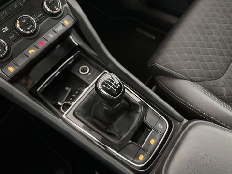 Škoda Kodiaq 1.5 TSI Business Edition (INCL-BTW) *ADAPTIVE-CRUISE | LEATHER-FABRIC | FULL-LED | CANTON-SOUND | HEATED-SPORTSEATS | KEYLESS | NAVI-FULLMAP | CAMERA | DAB+ | ECC | PDC | TOWBAR | 18''ALU*