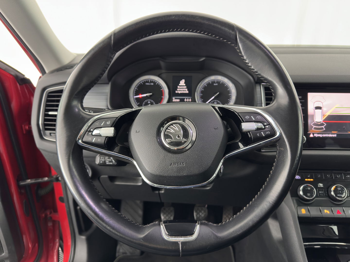 Škoda Kodiaq 1.5 TSI Business Edition (INCL-BTW) *ADAPTIVE-CRUISE | LEATHER-FABRIC | FULL-LED | CANTON-SOUND | HEATED-SPORTSEATS | KEYLESS | NAVI-FULLMAP | CAMERA | DAB+ | ECC | PDC | TOWBAR | 18''ALU*