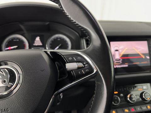 Škoda Kodiaq 1.5 TSI Business Edition (INCL-BTW) *ADAPTIVE-CRUISE | LEATHER-FABRIC | FULL-LED | CANTON-SOUND | HEATED-SPORTSEATS | KEYLESS | NAVI-FULLMAP | CAMERA | DAB+ | ECC | PDC | TOWBAR | 18''ALU*