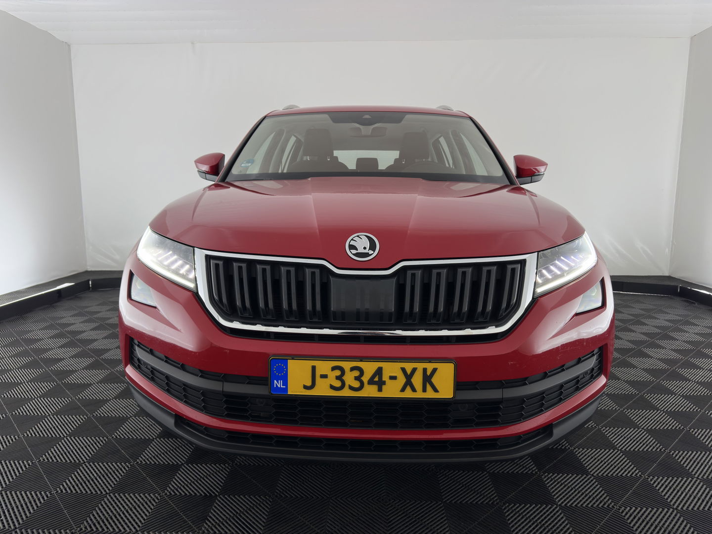 Škoda Kodiaq 1.5 TSI Business Edition (INCL-BTW) *ADAPTIVE-CRUISE | LEATHER-FABRIC | FULL-LED | CANTON-SOUND | HEATED-SPORTSEATS | KEYLESS | NAVI-FULLMAP | CAMERA | DAB+ | ECC | PDC | TOWBAR | 18''ALU*