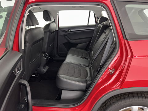 Škoda Kodiaq 1.5 TSI Business Edition (INCL-BTW) *ADAPTIVE-CRUISE | LEATHER-FABRIC | FULL-LED | CANTON-SOUND | HEATED-SPORTSEATS | KEYLESS | NAVI-FULLMAP | CAMERA | DAB+ | ECC | PDC | TOWBAR | 18''ALU*