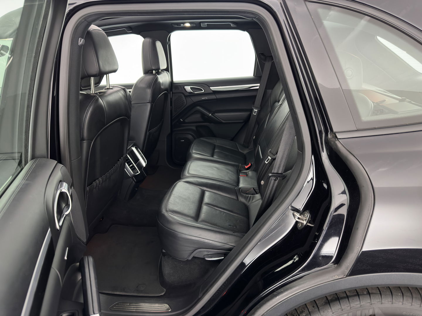 Porsche Cayenne 3.0 D Aut. *PANO | LUXURY-LEATHER | XENON | SPORT-CHRONO | HEATED-COMFORTSEATS | BOSE-SOUND | MEMORY-PACK |  AIR-SUSPENSION | NAVI-FULLMAP | 18''ALU | TOWBAR*