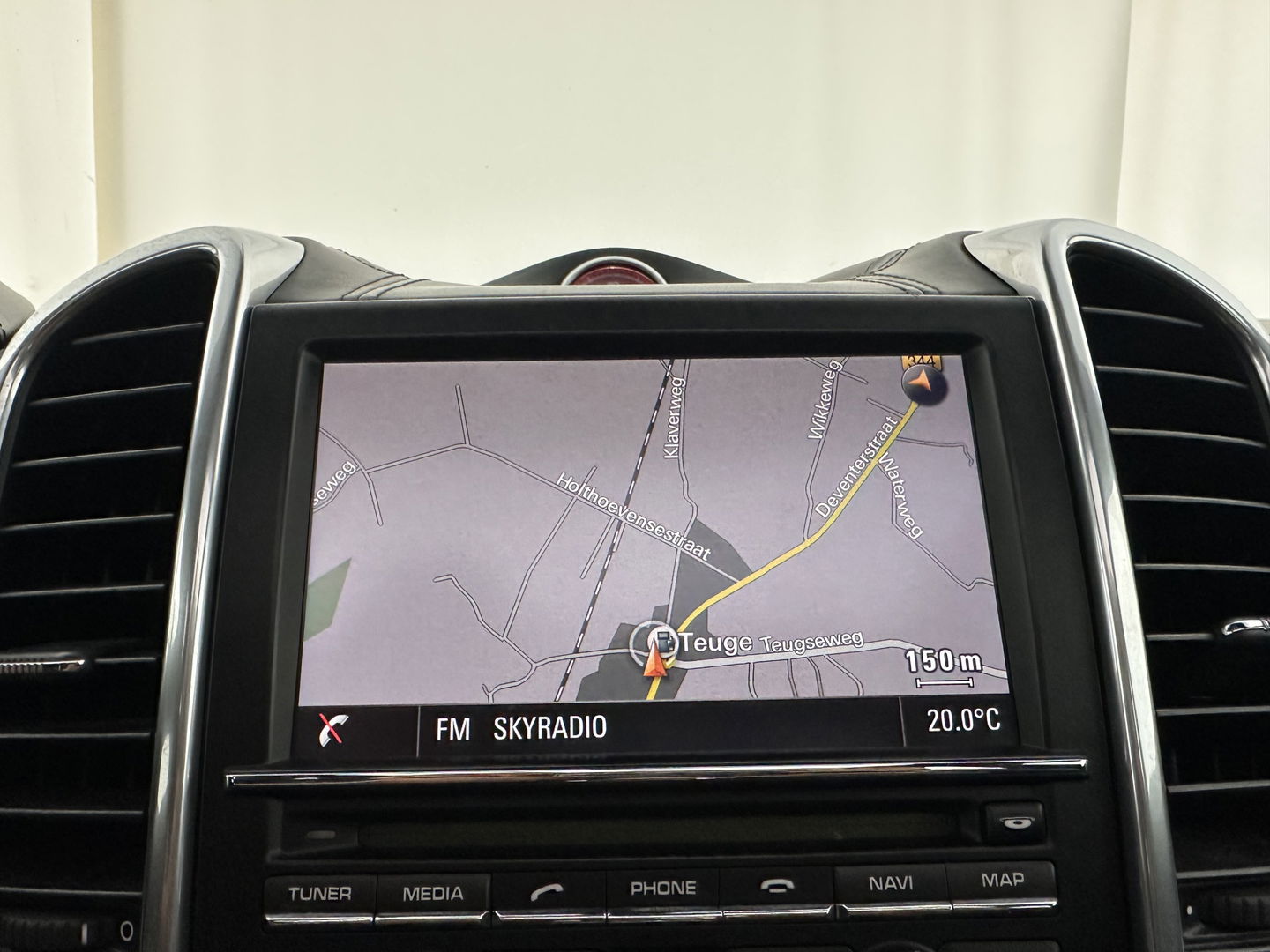 Porsche Cayenne 3.0 D Aut. *PANO | LUXURY-LEATHER | XENON | SPORT-CHRONO | HEATED-COMFORTSEATS | BOSE-SOUND | MEMORY-PACK |  AIR-SUSPENSION | NAVI-FULLMAP | 18''ALU | TOWBAR*
