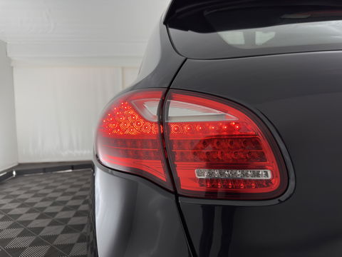 Porsche Cayenne 3.0 D Aut. *PANO | LUXURY-LEATHER | XENON | SPORT-CHRONO | HEATED-COMFORTSEATS | BOSE-SOUND | MEMORY-PACK |  AIR-SUSPENSION | NAVI-FULLMAP | 18''ALU | TOWBAR*