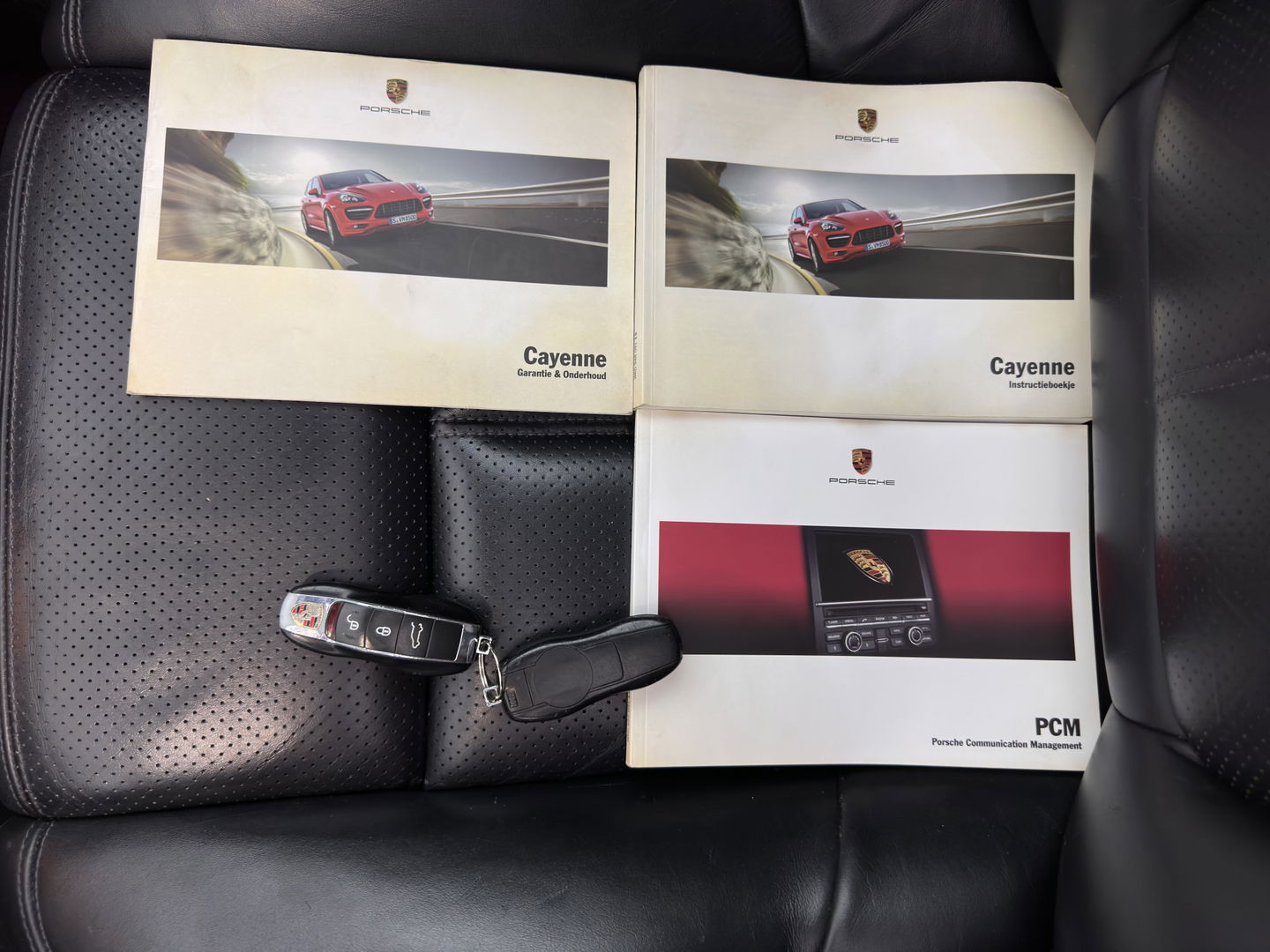 Porsche Cayenne 3.0 D Aut. *PANO | LUXURY-LEATHER | XENON | SPORT-CHRONO | HEATED-COMFORTSEATS | BOSE-SOUND | MEMORY-PACK |  AIR-SUSPENSION | NAVI-FULLMAP | 18''ALU | TOWBAR*