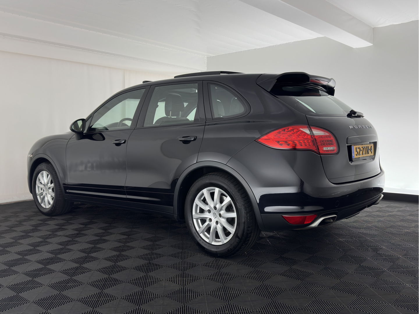 Porsche Cayenne 3.0 D Aut. *PANO | LUXURY-LEATHER | XENON | SPORT-CHRONO | HEATED-COMFORTSEATS | BOSE-SOUND | MEMORY-PACK |  AIR-SUSPENSION | NAVI-FULLMAP | 18''ALU | TOWBAR*