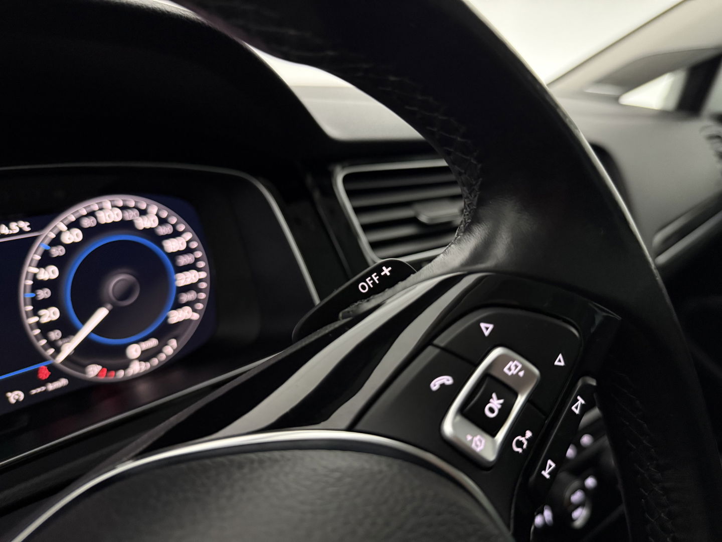Volkswagen Golf 1.6 TDI Highline | Virtual | Carplay | LED | Adaptive Cruise | Dynaudio | Navi | Parkeersens. | NAP
